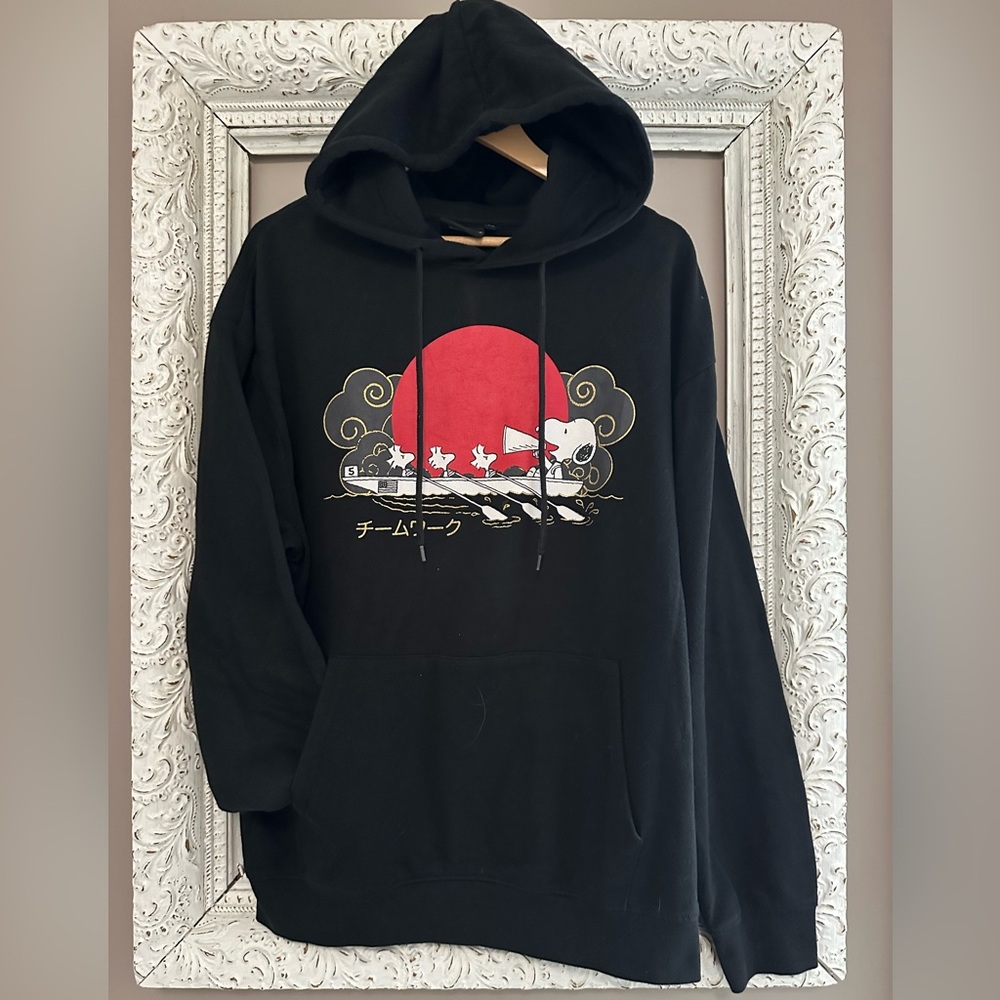 Peanuts Snoopy and Woodstock rowing hoodie. Rare piece!! Size XL. ❣️